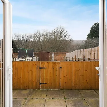 Hébergement de vacances Modern 3 Bed With Garden, Free Parking And Wi-fi