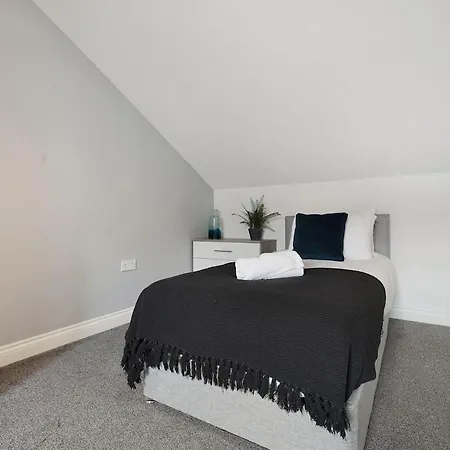 Hébergement de vacances Modern 3 Bed With Garden, Free Parking And Wi-fi