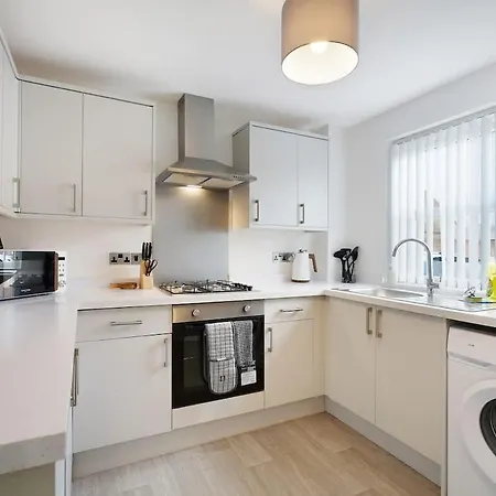 Hébergement de vacances Modern 3 Bed With Garden, Free Parking And Wi-fi