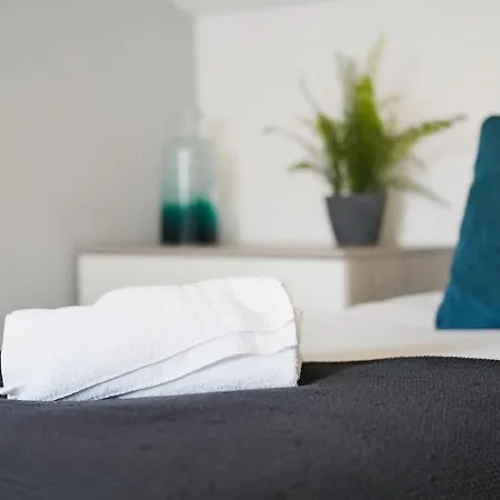 Hébergement de vacances Modern 3 Bed With Garden, Free Parking And Wi-fi *