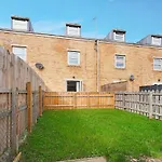 度假居 Modern 3 Bed With Garden, Free Parking And Wi-fi *