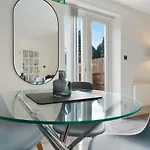度假居 Modern 3 Bed With Garden, Free Parking And Wi-fi *