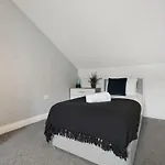 度假居 Modern 3 Bed With Garden, Free Parking And Wi-fi